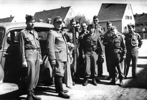 arrestation de Hermann Goering par Hans Wallenberg 2ème à partir de la droite